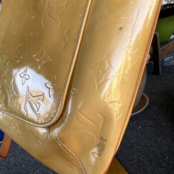 Louis Vuitton Vernis Thompson Shoulder Bag - Picture 7 of 8